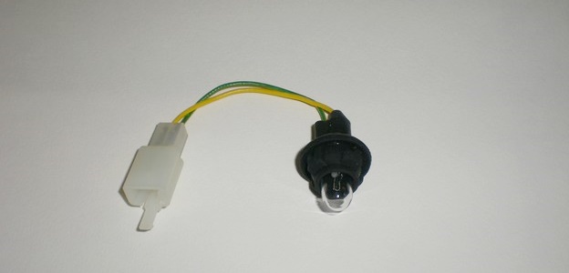 00h05703471 connettore con lampadina per faro luce di posizione originale derbi gpr